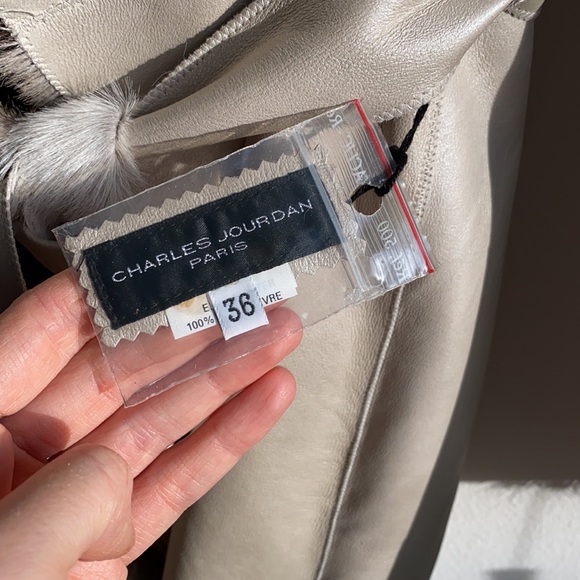 Charles Jourdan vintage pearl leather coat. - Picture 8 of 11